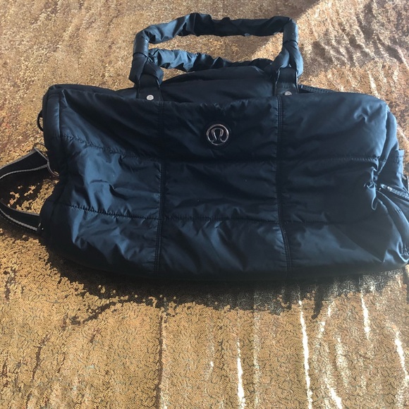 lululemon athletica Handbags - Lululemon keep on running black duffel bag